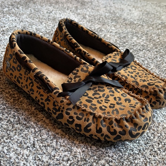 Like new Cheetah print Ugg Moccasins - Picture 3 of 10